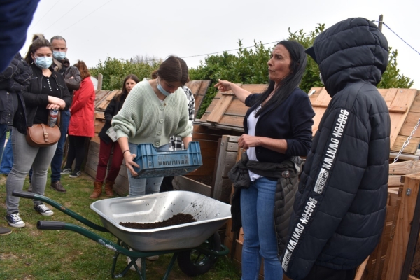 TOUS AU COMPOST